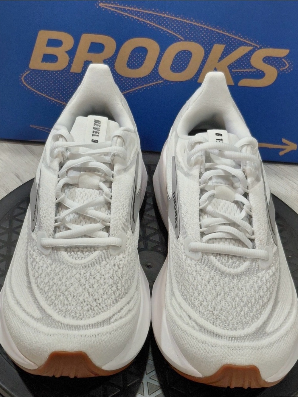 NEW Brooks Womens Revel 9 White Grey Running Shoes SIZE 8